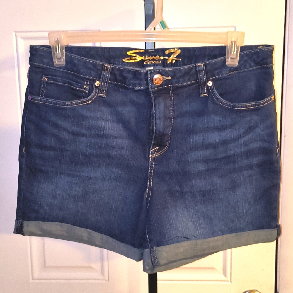 SEVEN7 Dk Wash Stretch Denim Cuffed Weekend Shorts SIZE 14 NICE